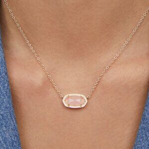 Elisa Gold Pendant Necklace in Rose Quartz